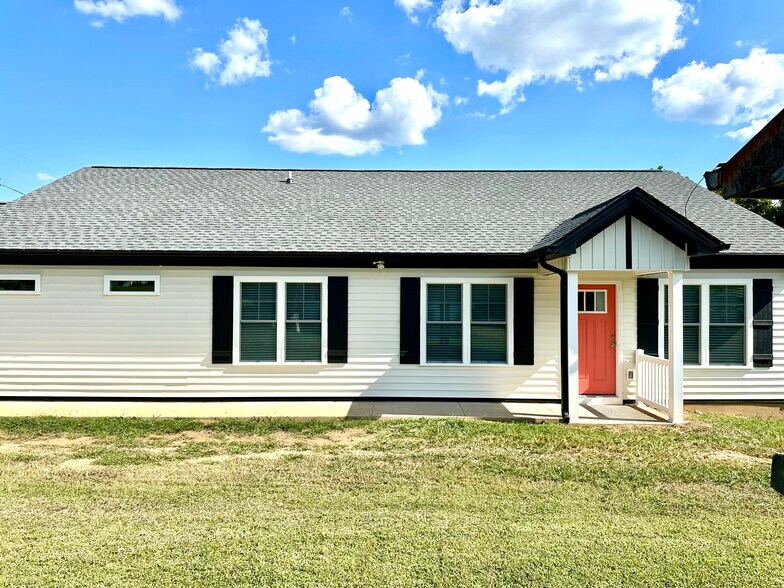 Beautiful craftsman exterior - 2217 Kenwood Blvd SE