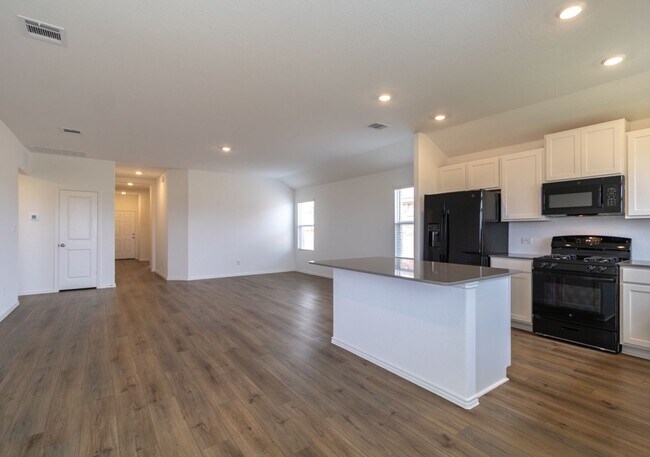 Building Photo - 157 Seminole Dr