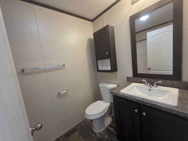 Building Photo - 44 Sparrow Hill Dr