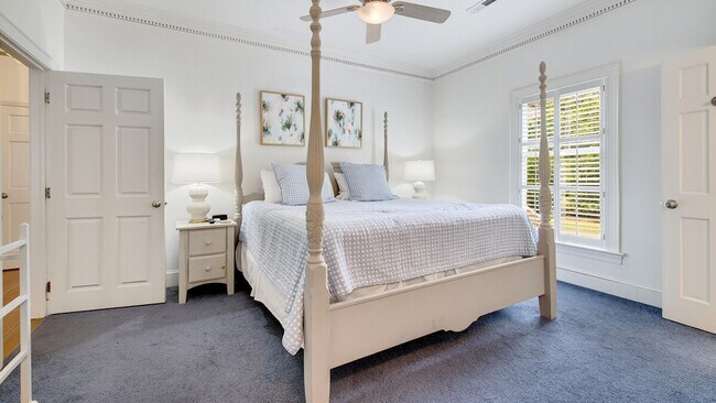 Building Photo - 546 Collins Meadow Dr