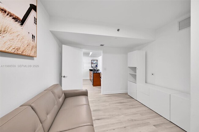 Building Photo - 1830 S Ocean Dr