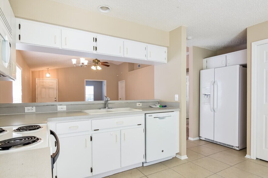 Building Photo - 8713 Morrison Oaks Ct