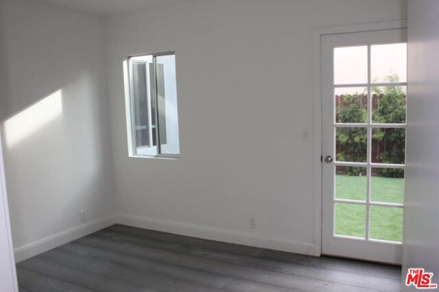 Building Photo - 713 Vernon Ave