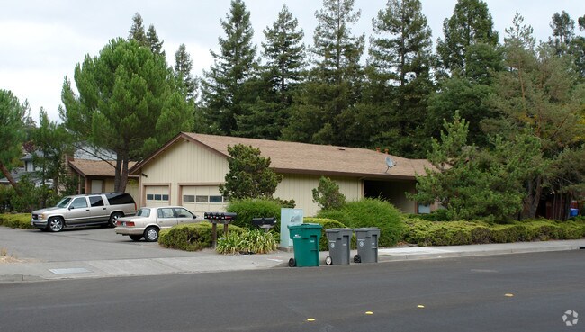 Primary Photo - 1541-1543 Neotomas Ave