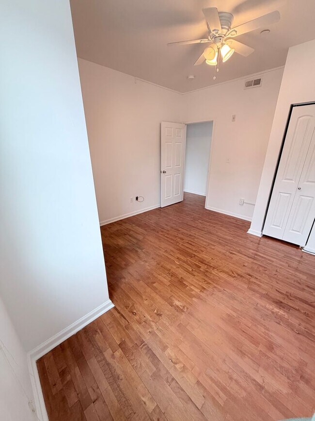 Building Photo - 601 N 39th St