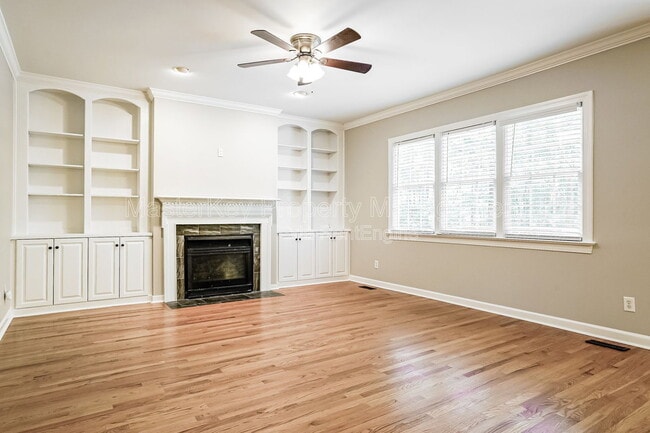 Building Photo - 2304 Knoll Ridge Ln