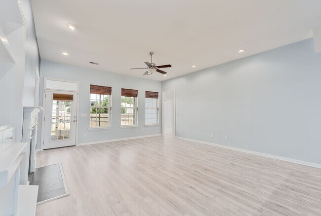 Building Photo - Elegant Two-Story Home in Tanner Plantation!