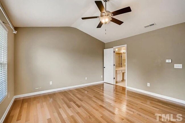 Building Photo - Elegant Long Lake Townhome | Hardwood Floors | 2-Car Garage | Pool