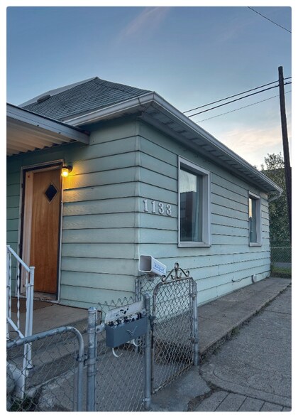 Building Photo - 1133 Delaware Ave