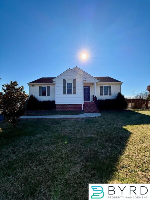 Primary Photo - 1001 Greenview Dr