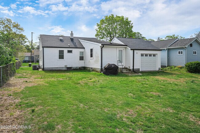 Building Photo - 57 Villa Pl