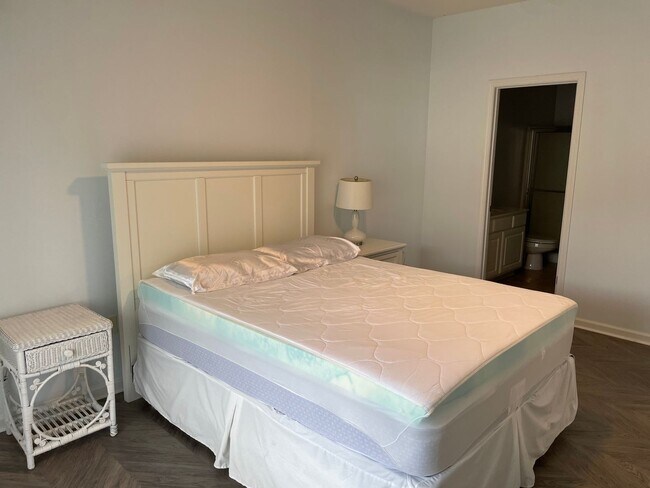 Building Photo - 968 Great Egret Cir SW