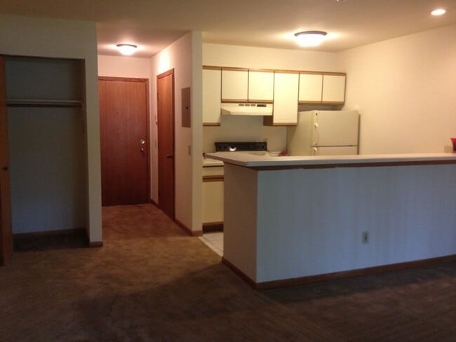 Building Photo - 1617 Troy Dr