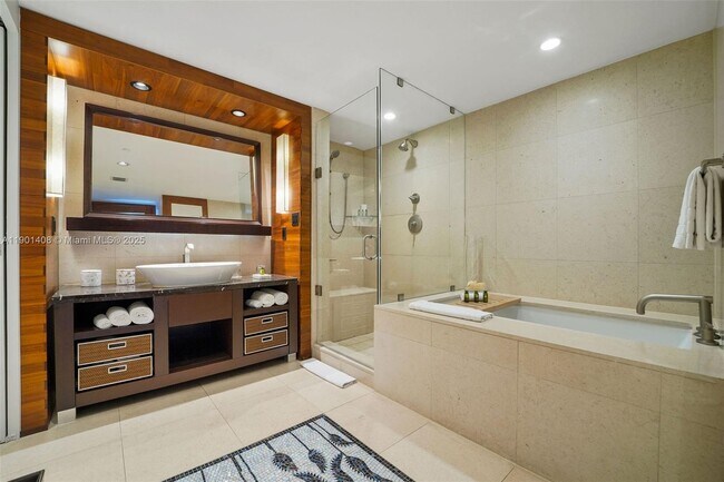 Building Photo - 6801 Collins Ave