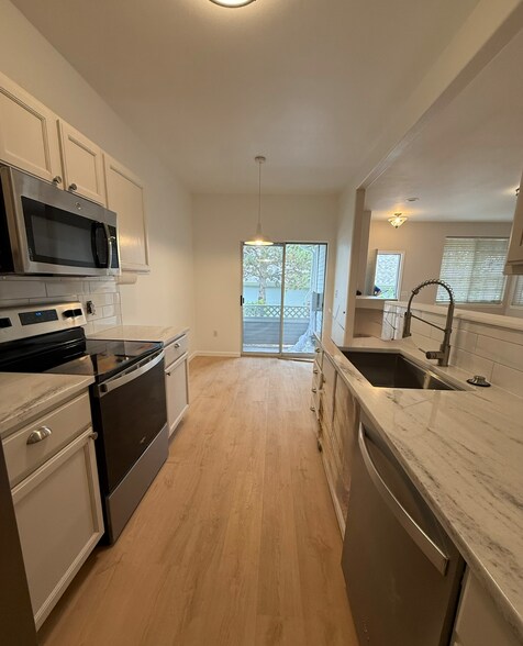Kitchen 2 - 12943 Lafayette St