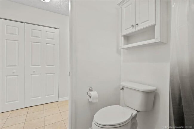 Building Photo - 517 SW College Park Rd