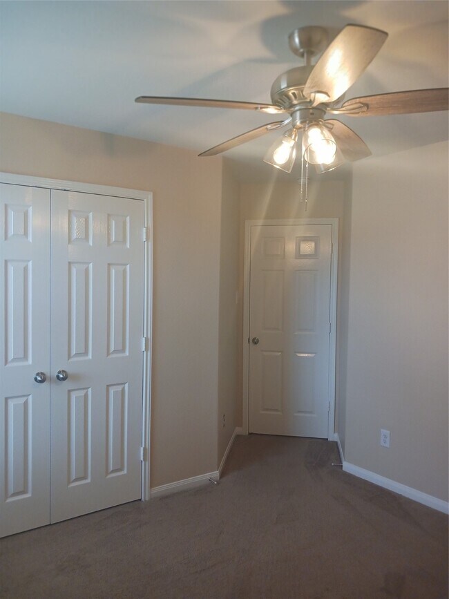 Building Photo - 10208 Wood Fern Ct