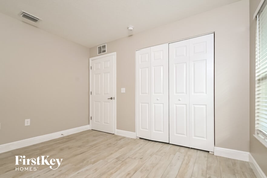 Building Photo - 11202 Hidden Breeze Dr