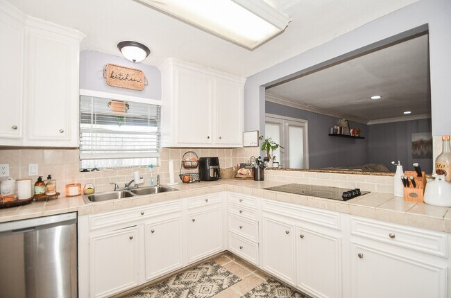 Building Photo - 3912 Childress St