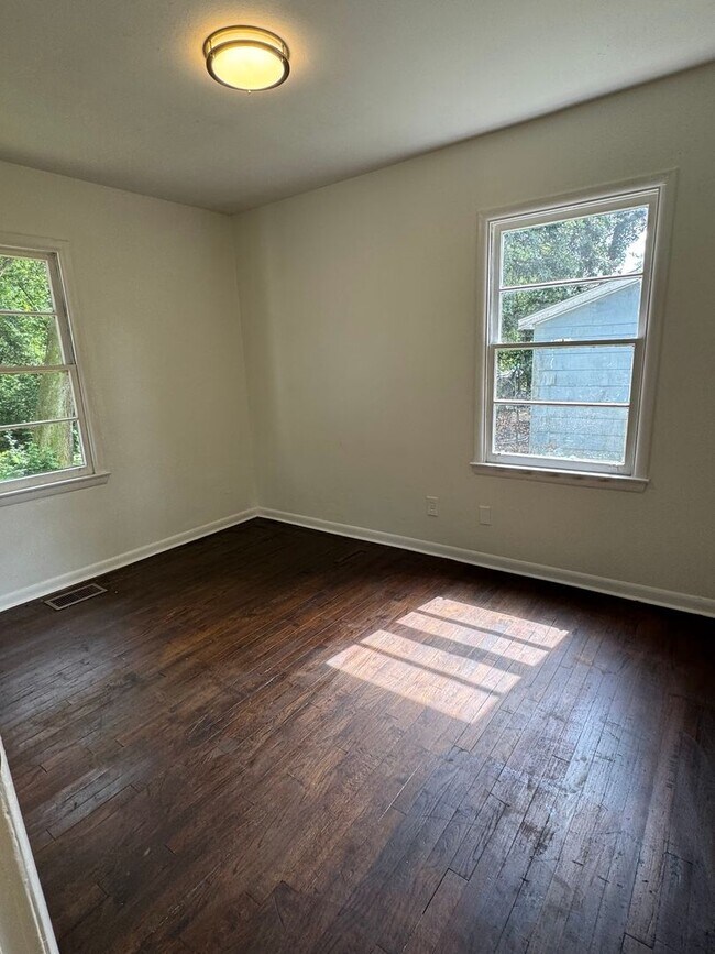 Building Photo - 3923 Moffett Ct