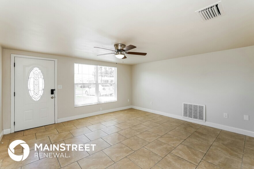 Building Photo - 7625 Ilex Dr