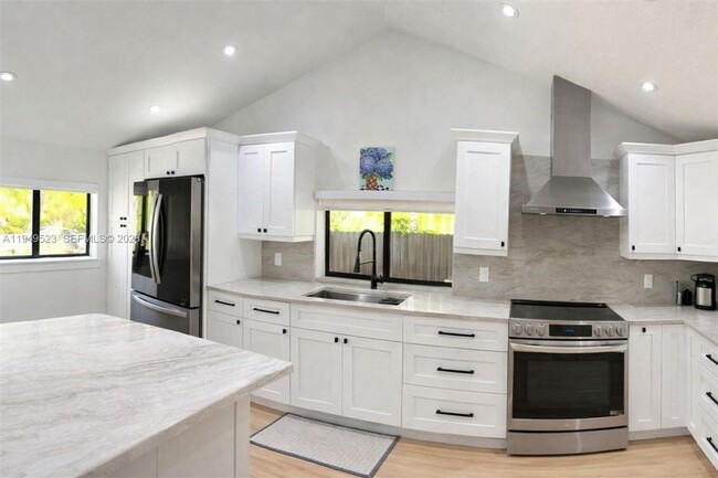 Building Photo - 5827 SW 29th St