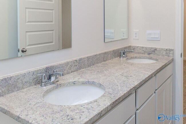 Building Photo - 231 Murphy Ln