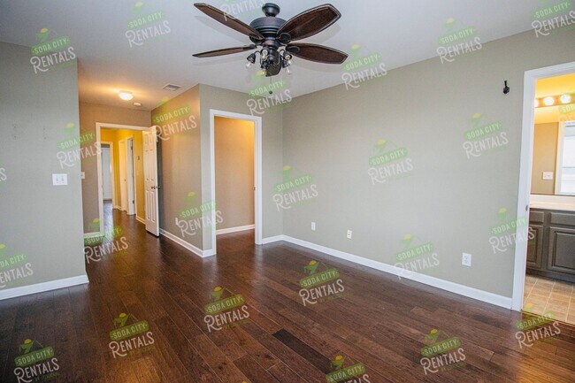 Building Photo - Prelease for June 15th, 2026- 3 Bedroom, 2...