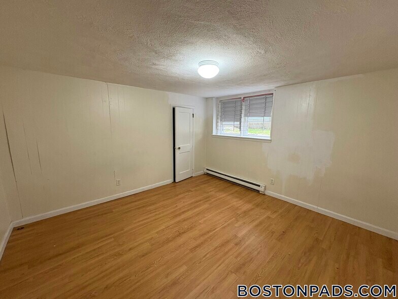 Building Photo - 119 Sutherland Rd