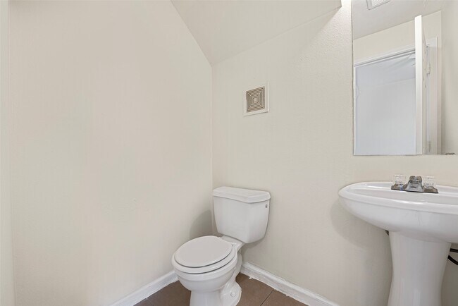 Building Photo - 4515 Perry St