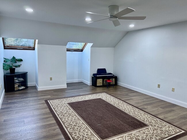 Building Photo - 42 Evergreen Cir