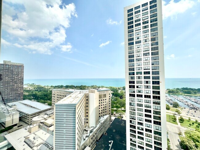 Building Photo - 330 W Diversey Pkwy