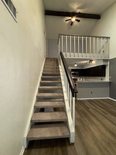 Building Photo - 13002 Leader St