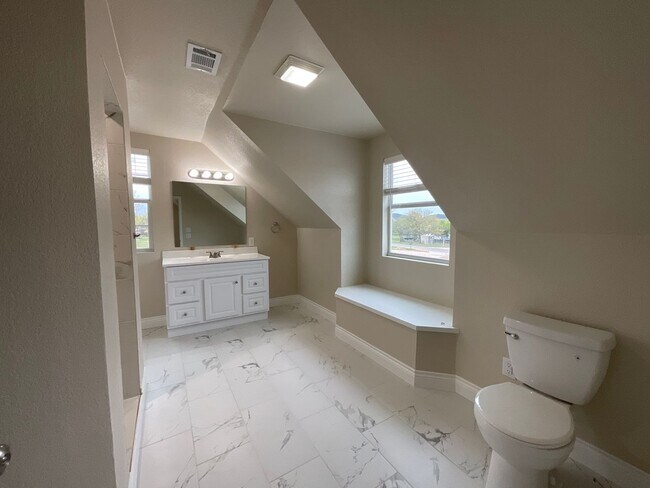 Building Photo - 1224 Nora Ln