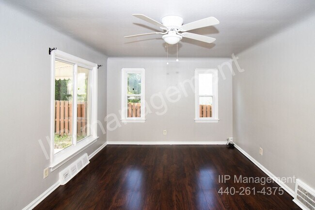 Building Photo - Lovely 3BD & 1.5BA Updated Home in North R...