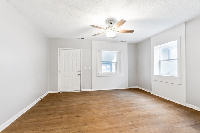 Building Photo - Fully Renovated 2BR Home with Modern Upgra...