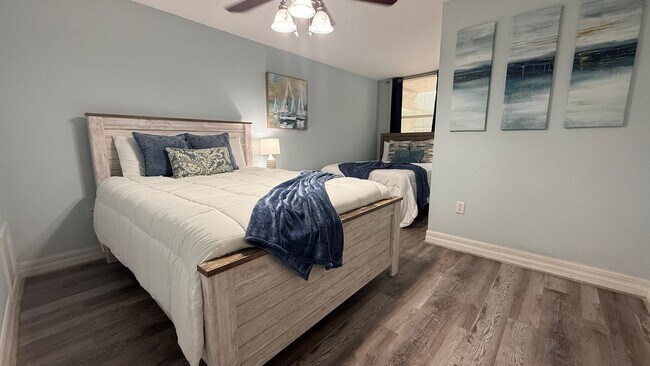 Building Photo - Charming 2/2 Seasonal Rental in Sarasota – Minutes from the Beach! Private Courtyard Included!!