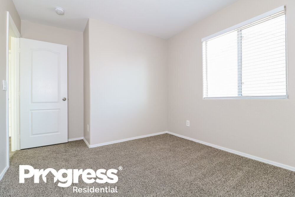 Building Photo - 111 N 65th Dr