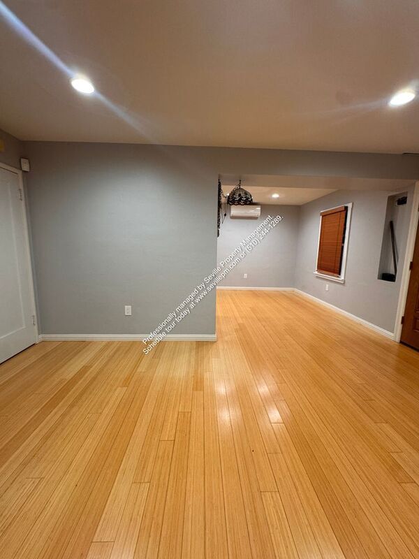 Building Photo - 7850 Crest Ave