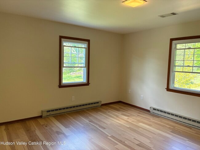 Building Photo - 50 Pleasant View Dr