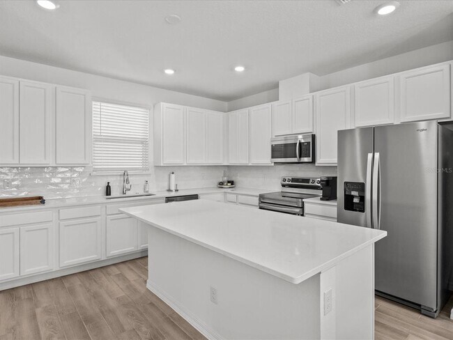 Building Photo - 6505 Cyrils Dr