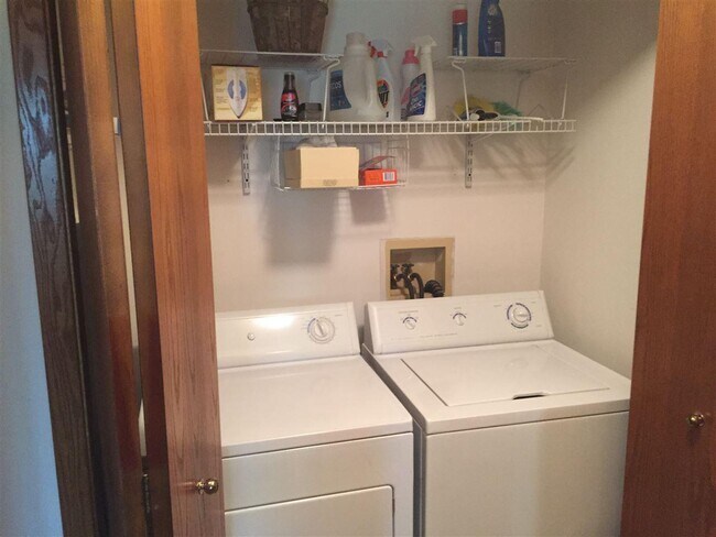 Building Photo - 2125 Luann Ln