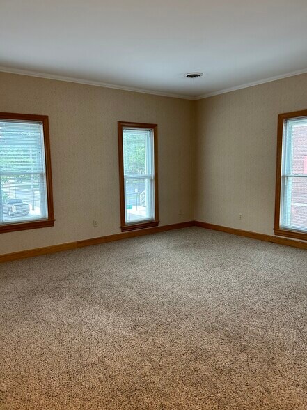 Building Photo - 324 W Crawford St