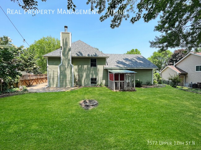 Building Photo - 2 Bedroom 2 Bathroom Home with Fenced In Y...