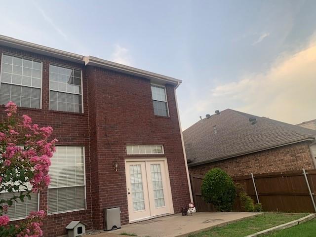 Building Photo - 1027 Creek Bend