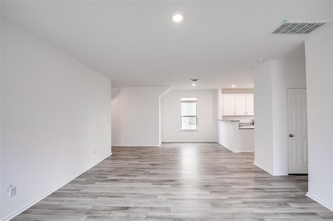 Building Photo - 812 Black Alder St