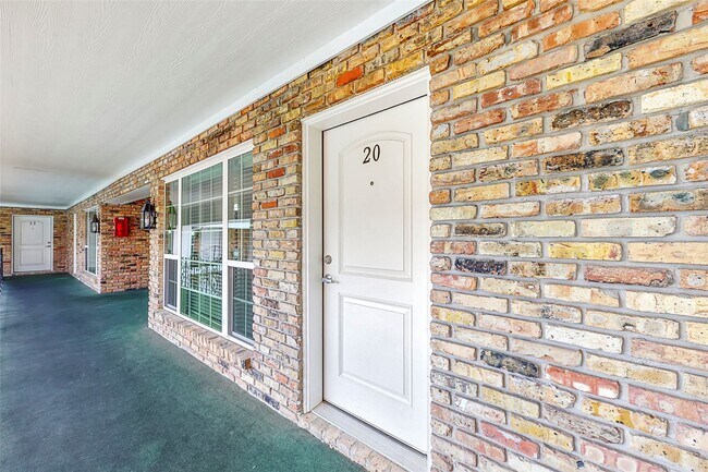 Building Photo - 5333 Richmond Ave.