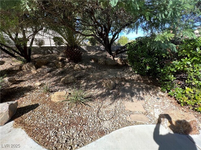 Building Photo - 5445 Progresso St