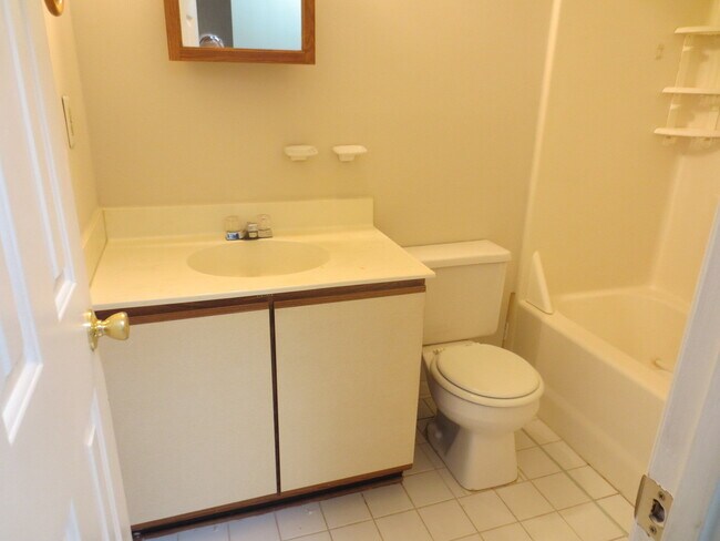 Building Photo - Cute n cozy Condo near Princess Anne & Salem Rd Va Beach