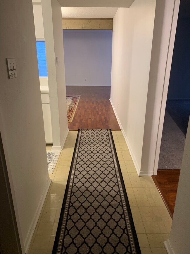 Enter Door - 3431 N Hills Dr